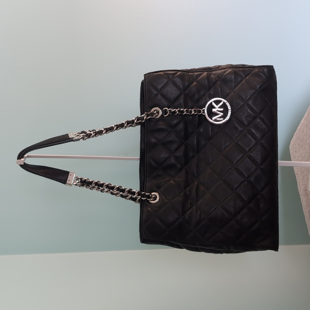 Michael Kors Susannah Quilted Black Leather Shoulder Bag Super Soft Leather - Picture 1 of 13